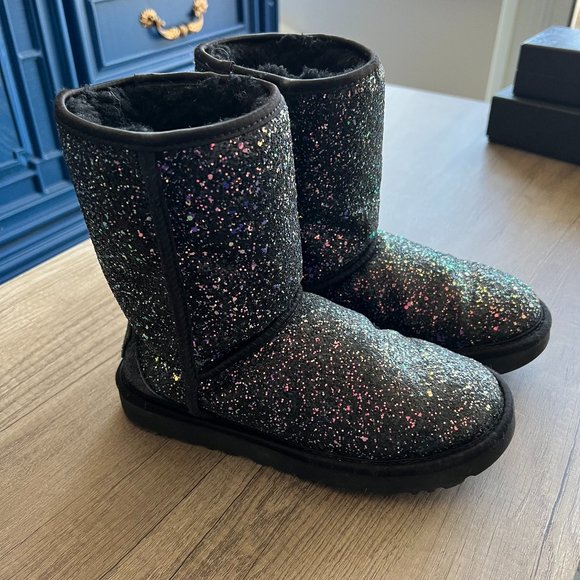 Beautiful Ugg Glitter Boots - Picture 1 of 6